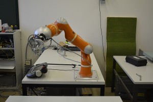Bras Kuka LWR à l'EPFL de Lausanne