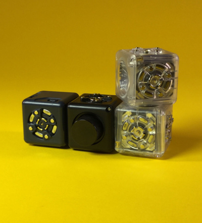 Robots Cubelets programmables