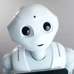 Humanoider Roboter Pepper For Business mit 2-jähriger Garantie (EU)