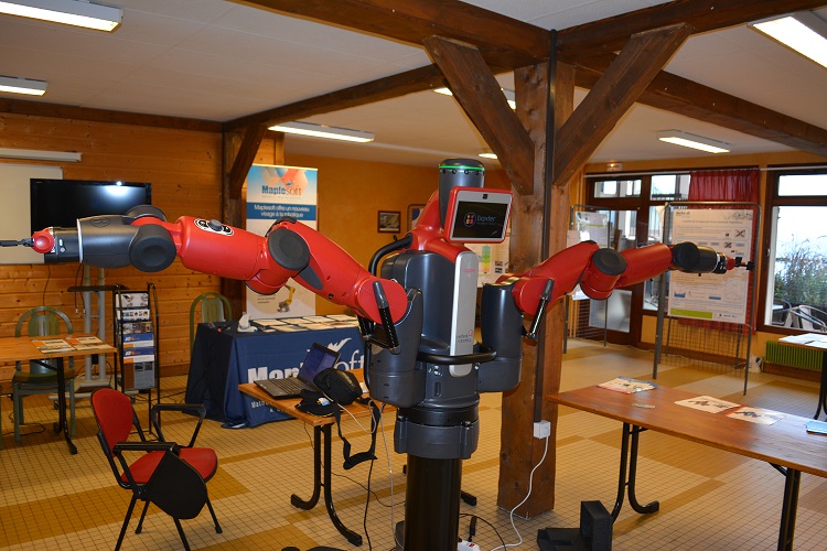 Le robot Baxter présenté lors des journées de la recherche en robotique (JNRR 2013)