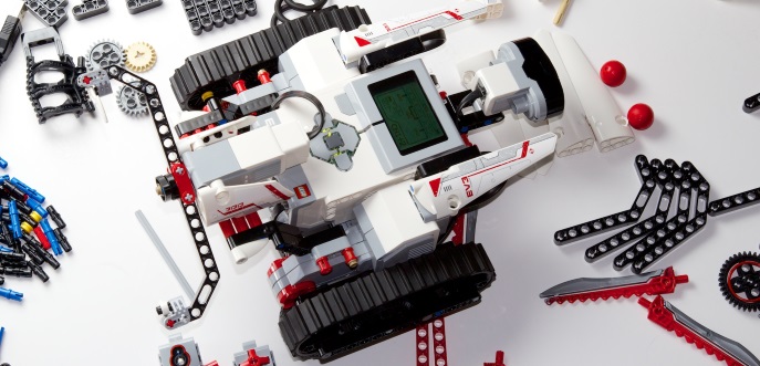 Quelles différences entre le kit Lego Mindstorms EV3 Education et un kit EV3 grand public ? - Génération Robots - Blog