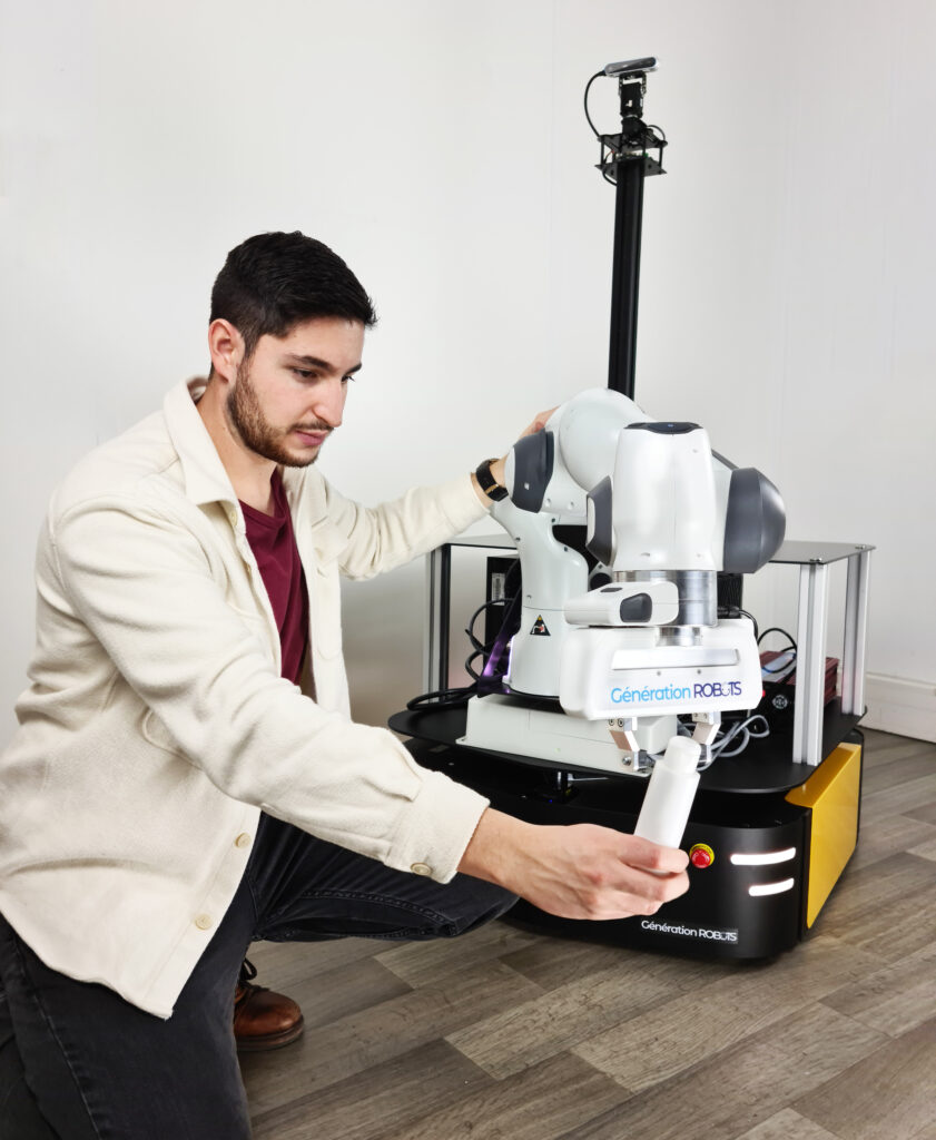 Axel Farenc, ingénieur en robotique chez Génération Robots